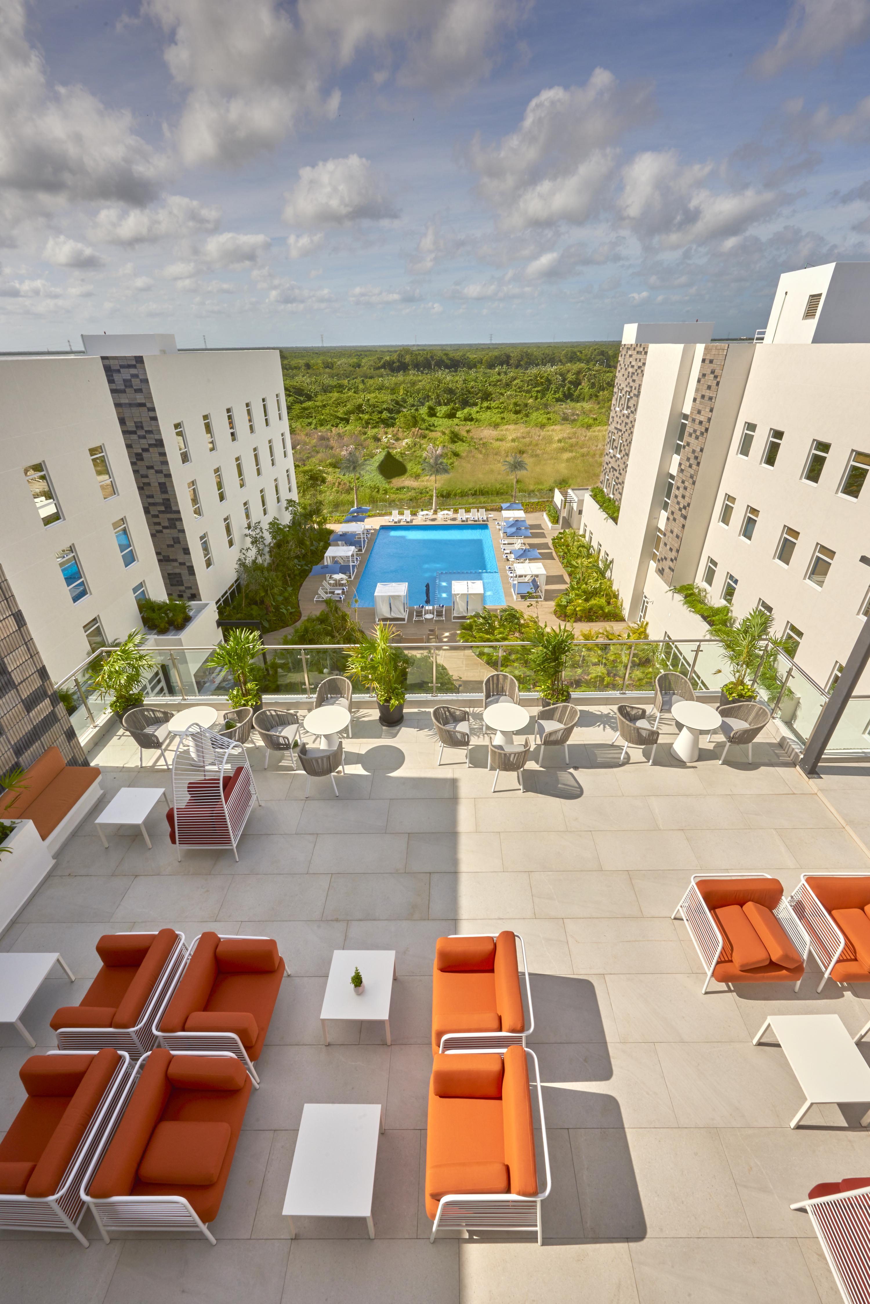 City Express Plus By Marriott Cancun Aeropuerto Riviera Zewnętrze zdjęcie