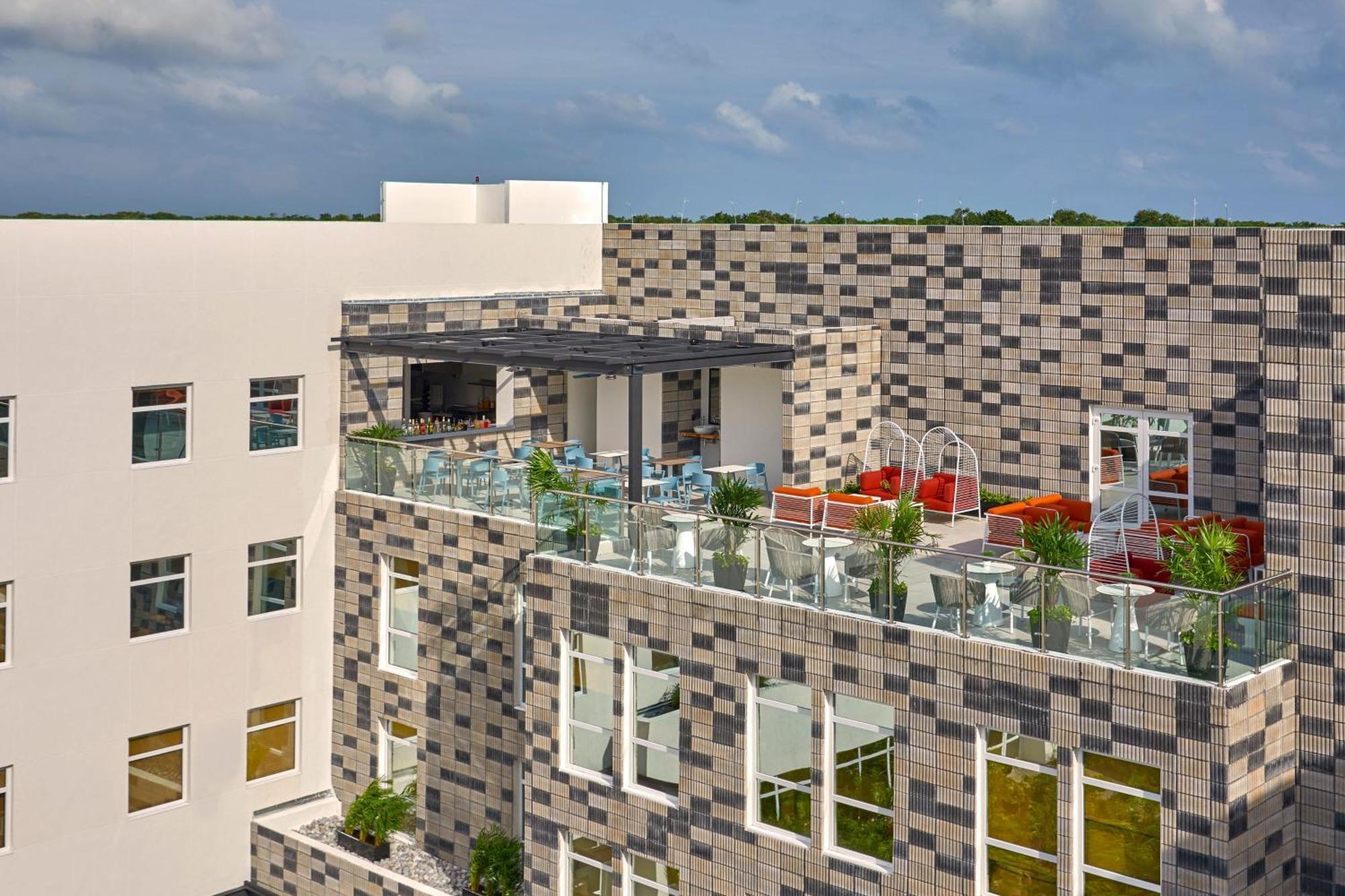 City Express Plus By Marriott Cancun Aeropuerto Riviera Zewnętrze zdjęcie